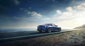  Lexus LC v novém modrém odstínu Structural Blue